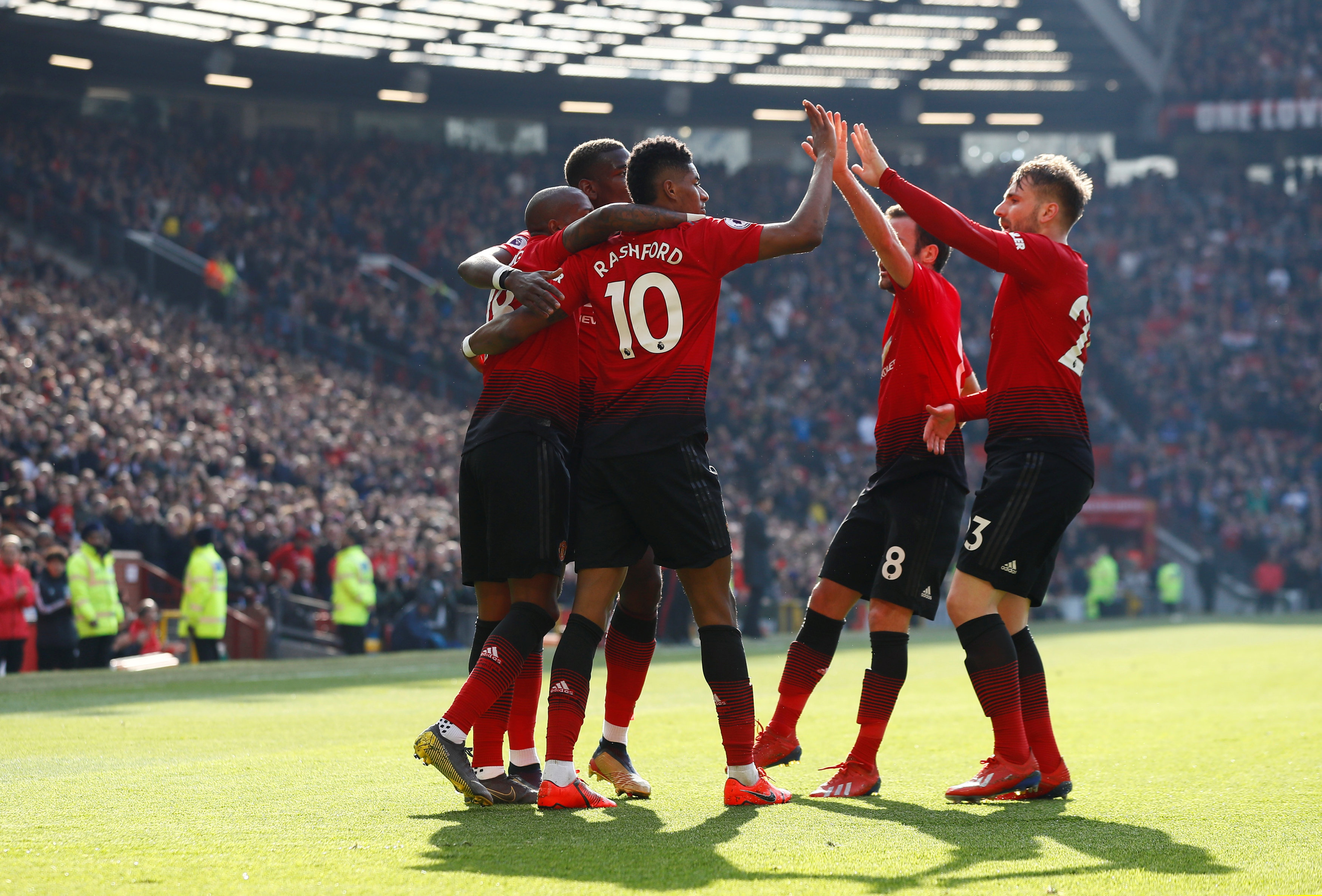 都透着凉意 都透着凉意